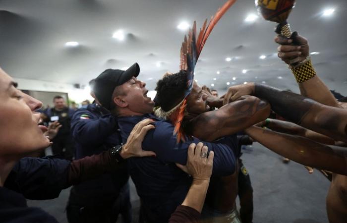 Protesters clash with security after forcing entry at COP30 in Brazil, UN reports minor injuries and damage