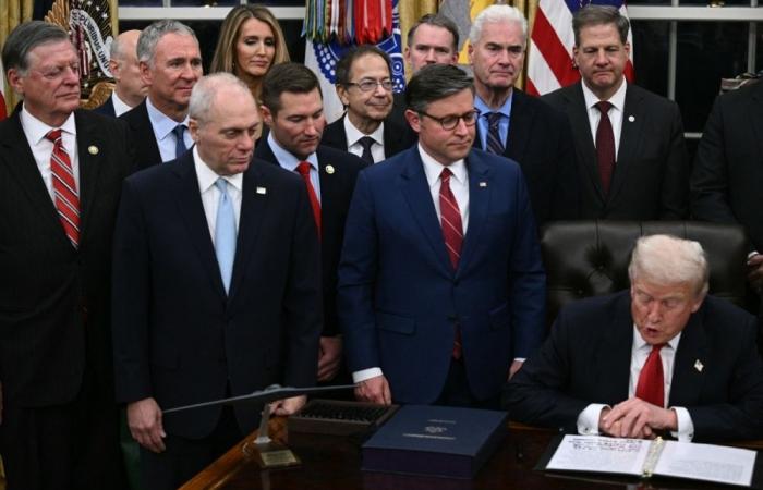 Congress ends longest shutdown in US history amid bitter partisan blame game