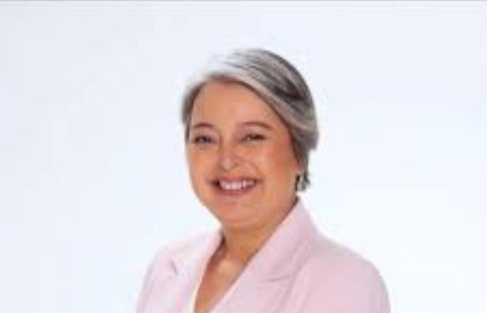 Leftist leads Chile presidential poll, faces run-off against far right in partial results