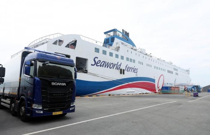 South Korea ferry runs aground near Mokpo, two crew arrested for alleged negligence