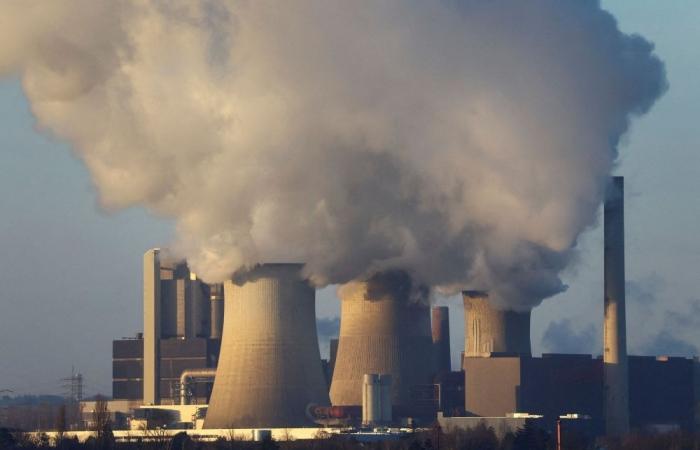 Decades-long coal deals choke Asia’s clean energy push