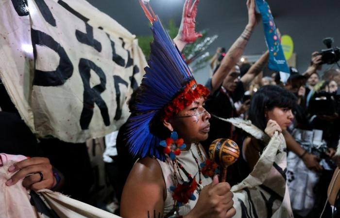 COP30 host Brazil urges unity as climate summit deadlocked over fossil fuels