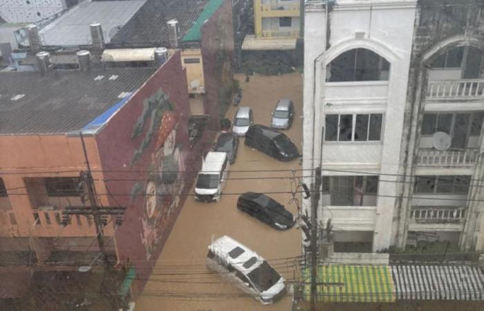 Hat Yai reels under rising floods as govt races to deploy ‘all resources’