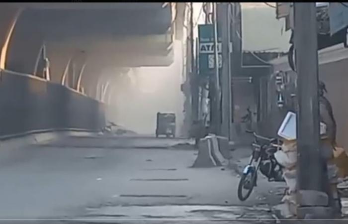 Gunmen, suicide bombers attack Pakistan’s Peshawar paramilitary HQ