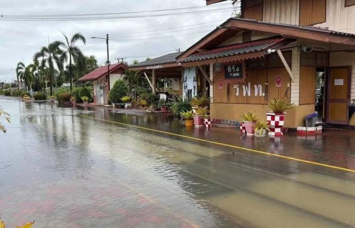 Southern Thailand cut off as floods shut rail lines, sever highways