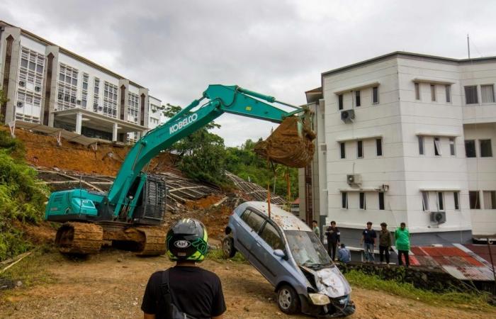 Death toll from Indonesia floods, landslides rises to 19