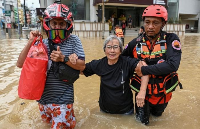 Forced to drink rainwater — What went wrong in Hat Yai's flood disaster response