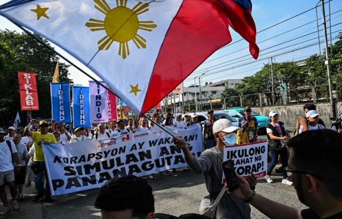 Thousands protest in Philippines against flood control fraud