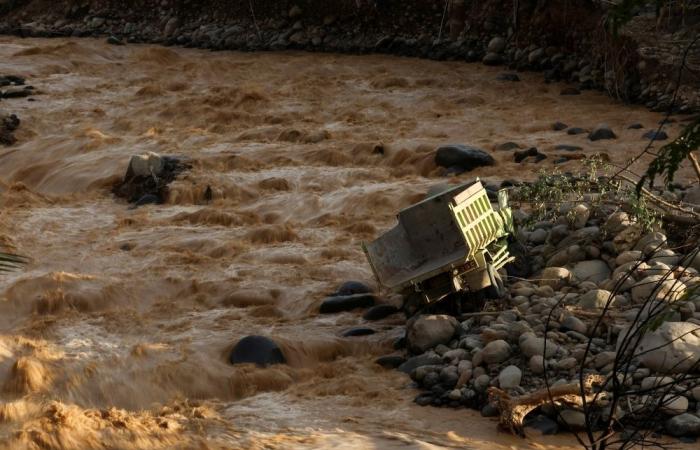 Indonesia, Thailand race to find hundreds missing as flood toll passes 600