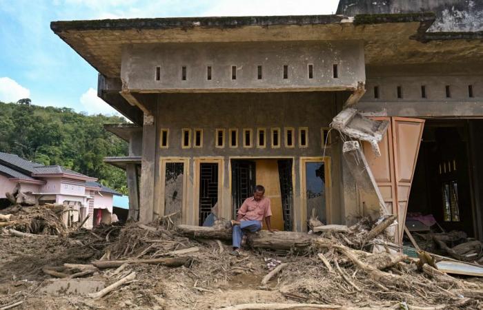 ‘Where can we go?’: Survivors pick up pieces in flood-hit Indonesia as more rain predicted