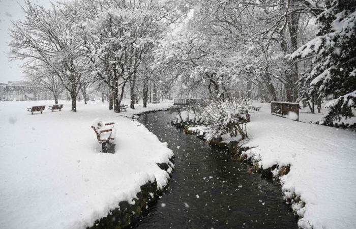 Magnitude 7.5 quake off northern Japan leaves at least 30 injured