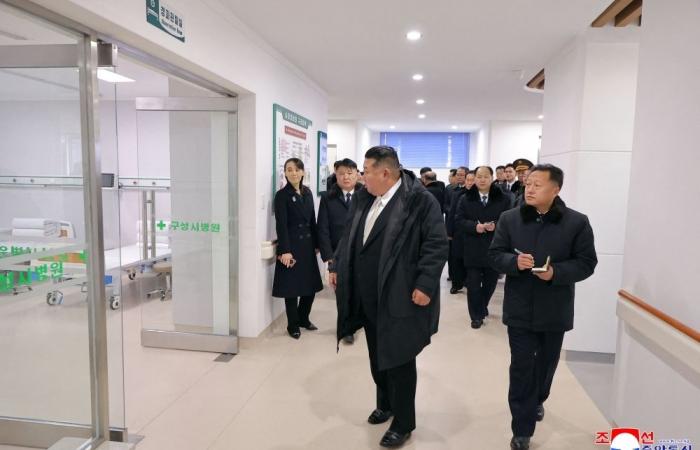 North Korea’s gadget elite: Kim Yo‑jong seen with foldable phone despite sanctions