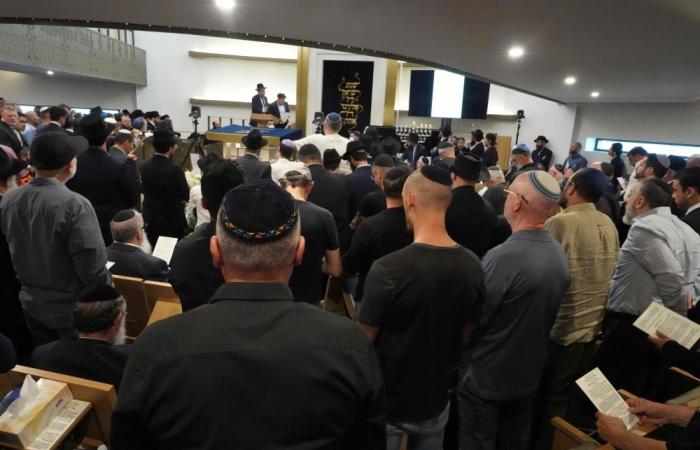 First funerals held for Bondi Beach attack victims as Australia grapples with antisemitic violence