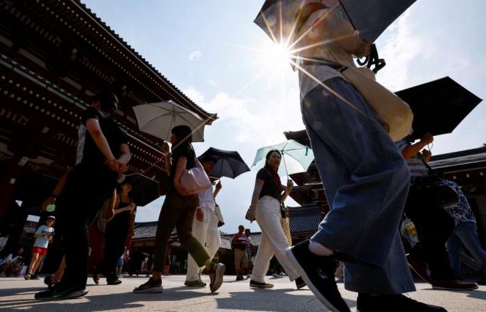 Hundreds in Japan sue government over climate inaction