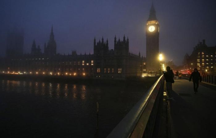 UK man, five others charged with sex offences against ex-wife

UK man charged with drugging, raping ex-wife over 13 years with five others