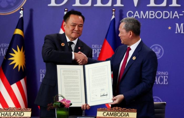 Thai and Cambodia militaries hold talks on resuming ceasefire