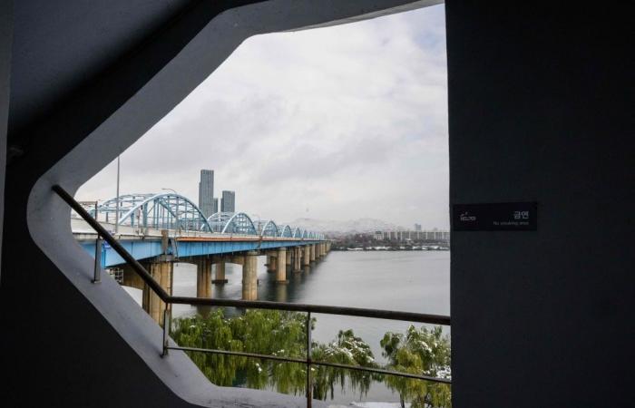 South Korea shivers as mercury drops to minus 11.8C in season’s coldest morning