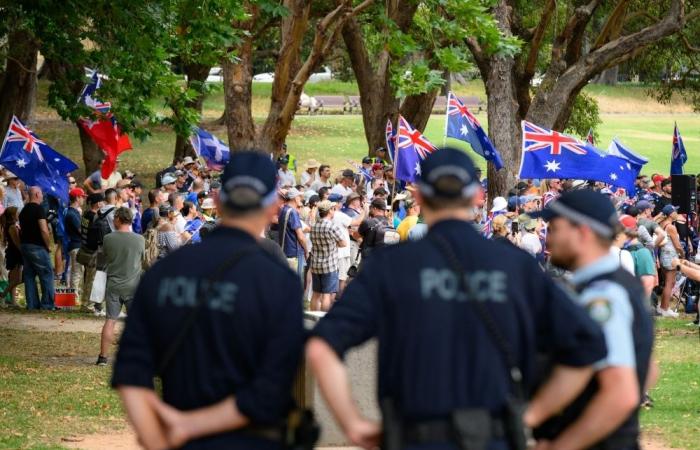 Australian police ban Sydney public gatherings for two weeks after Bondi Beach attack