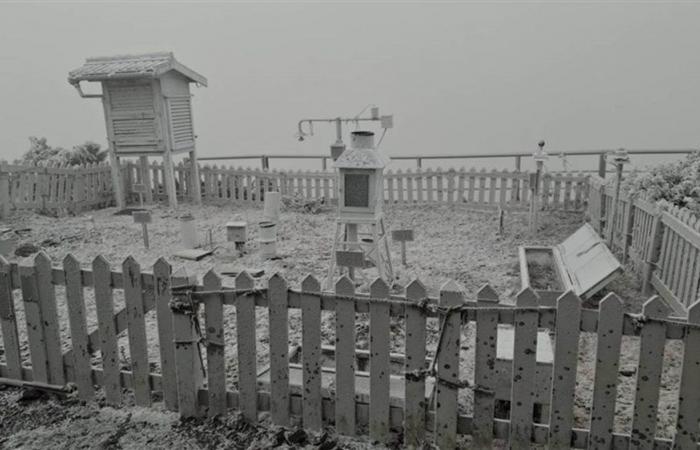 Continental cold surge brings subzero temperatures and snowfall to Taiwan’s tallest peak Yushan