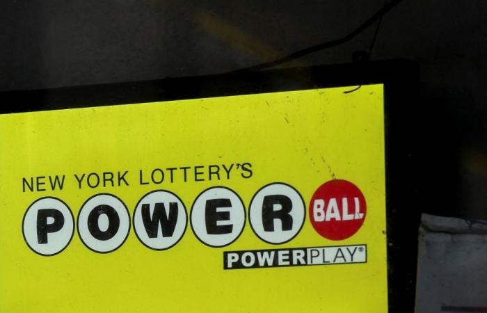 US lottery player claims second‑largest US$1.8b Powerball jackpot on Christmas Eve