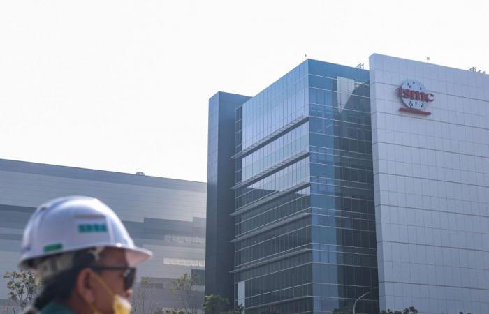 Strong earthquake rocks Taiwan again, buildings sway in Taipei