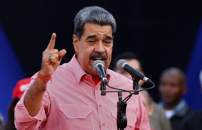 Venezuelan leader dodges strike question, stresses calm at home and readiness for US dialogue