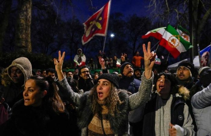 Iran protests persist despite deadly crackdown, internet blackout