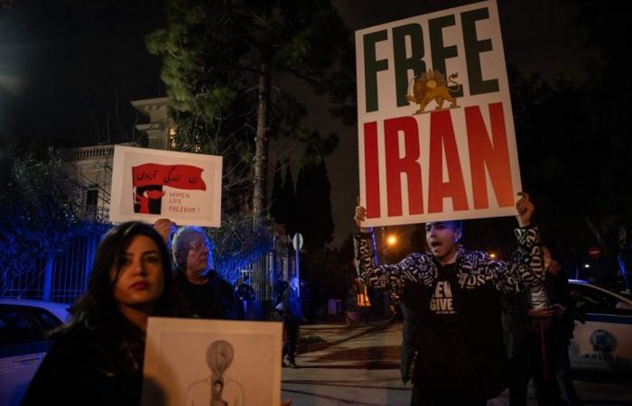 Iran protests fade under force and blackout, but shah’s son says clerical rule will fall