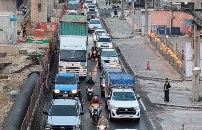 One truck, one burst pipe, and a Bangkok traffic nightmare on Rama II Road