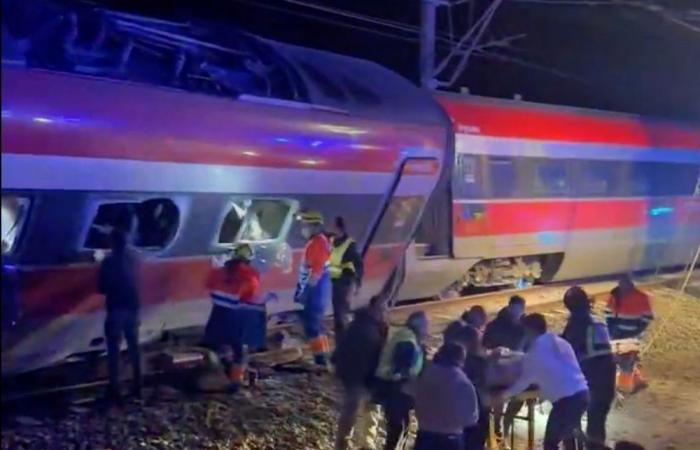 High-speed trains collide in southern Spain, 21 dead, dozens injured