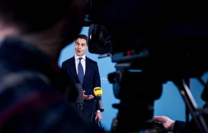 Dutch eye new govt next month as coalition deal clinched