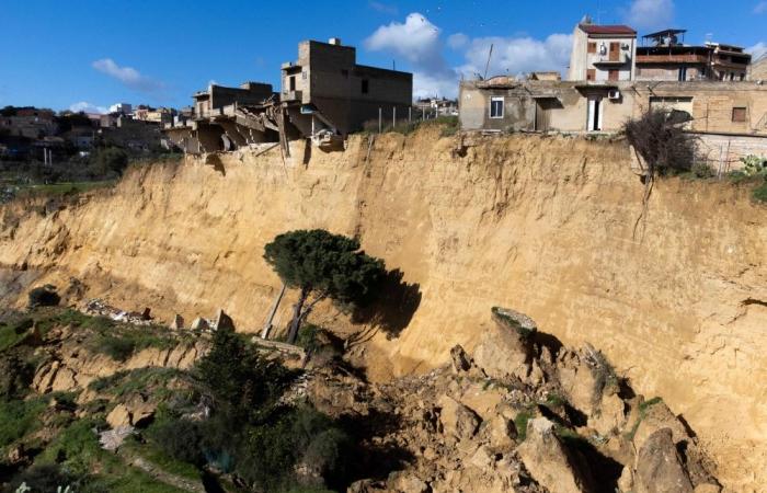 Firefighters rush to save parrots and pets as Sicilian town reels from cliff‑edge collapse