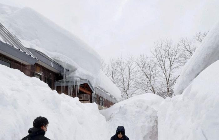 Mercury spikes after historic snowfall, triggering avalanche fears, fresh chaos across northern Japan