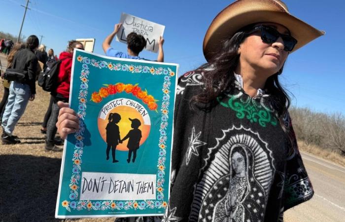 Bugs in food and sickness haunt immigrants held in Texas