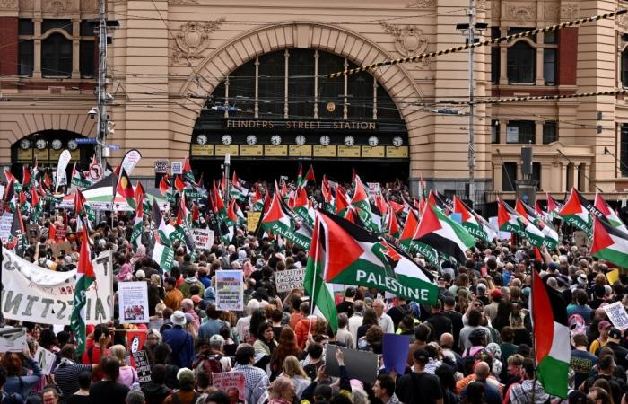 Thousands rally in Sydney against Israeli President Herzog’s visit as police clash with protesters