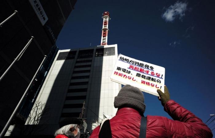 Glitch fixed, debate continues: Japan flips the switch again on world’s largest nuclear plant amid public unease