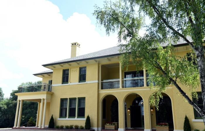 Security incident at Australian PM residence linked to email bomb threat over Chinese dance troupe with links to Falun Gong