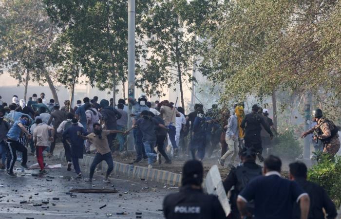 Pro-Iran protesters storm US consulate as clashes kill 25 in Pakistan