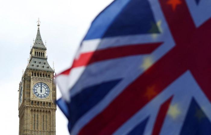 UK triggers ‘emergency brake’ to stop study visas for four countries and Afghan work visas