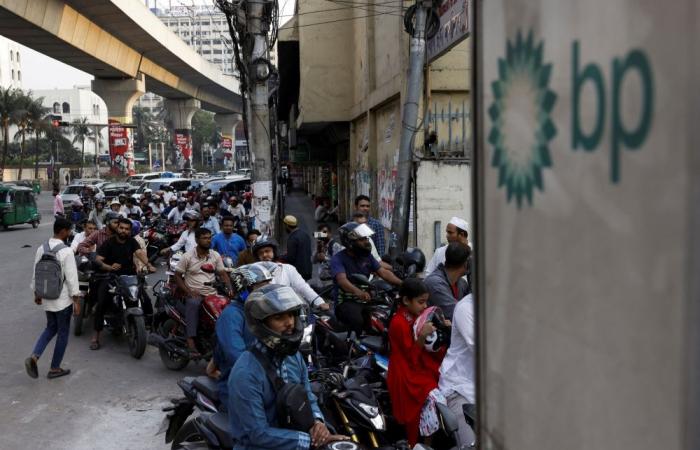 Bangladesh shuts all universities early for Aidilfitri as power crisis deepens, fuel panic spreads