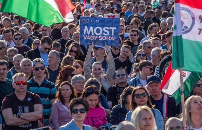 Hungary pre-election showdown draws crowds amid foreign interference claims