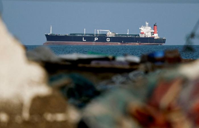 Strait of Hormuz blockade: Key figures on shipping collapse and rising costs