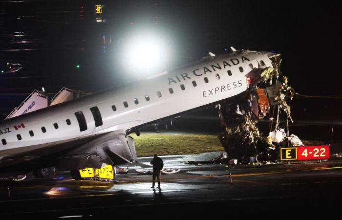 Pilot, co-pilot killed in runway collision at New York airport