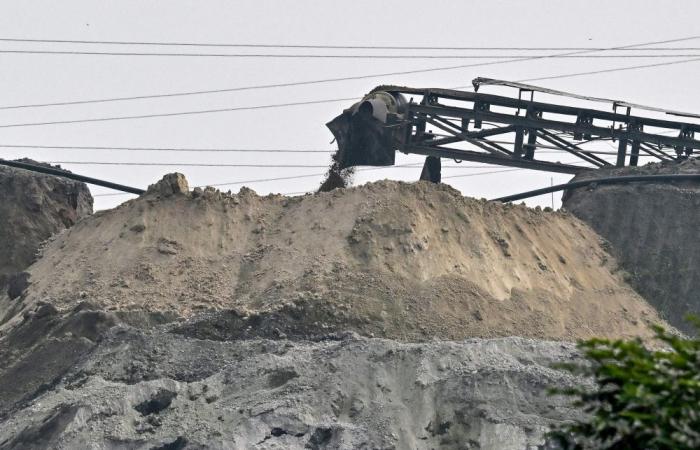 Stink of crime hangs over Vietnam chemical plant