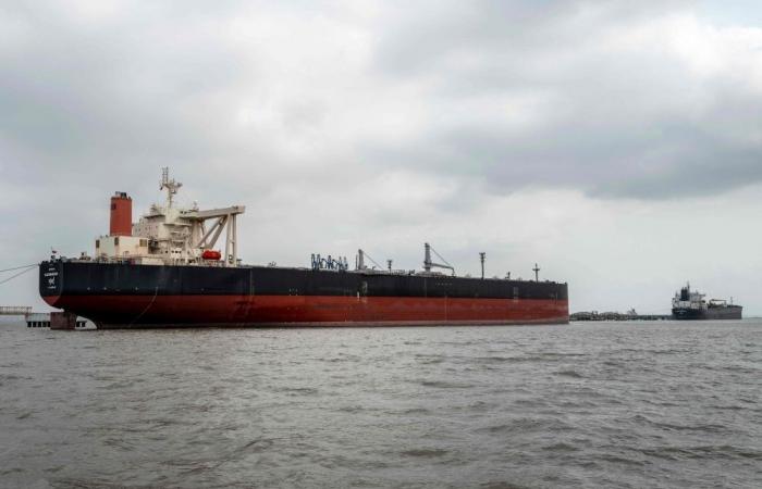 Indian-flagged LPG tanker safely crosses Strait of Hormuz amid Middle East tensions
