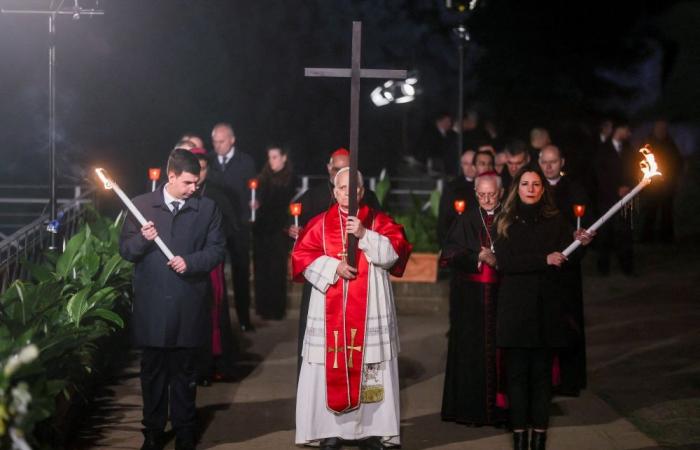 Pope Leo warns world leaders will answer to God at Colosseum Good Friday service