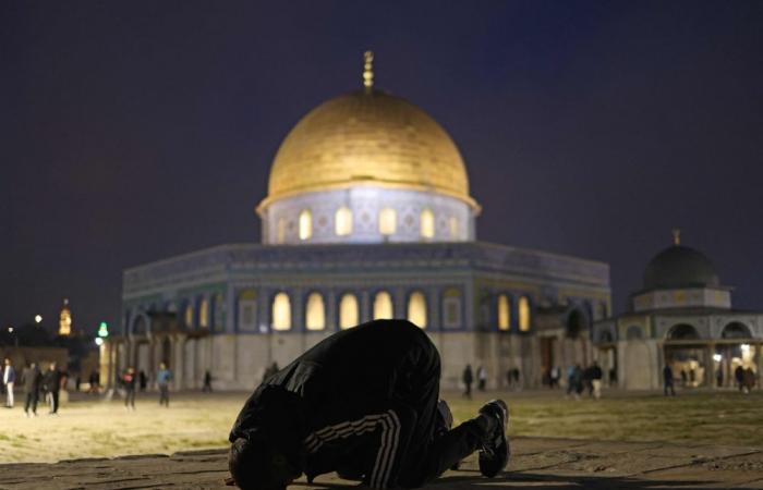 Al-Aqsa Mosque reopens to worshippers after 40-day Israeli closure