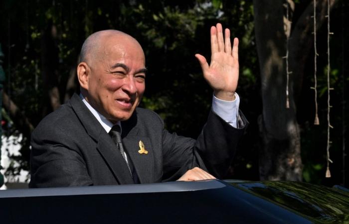 Cambodia’s King Sihamoni says he has prostate cancer, to undergo treatment in China