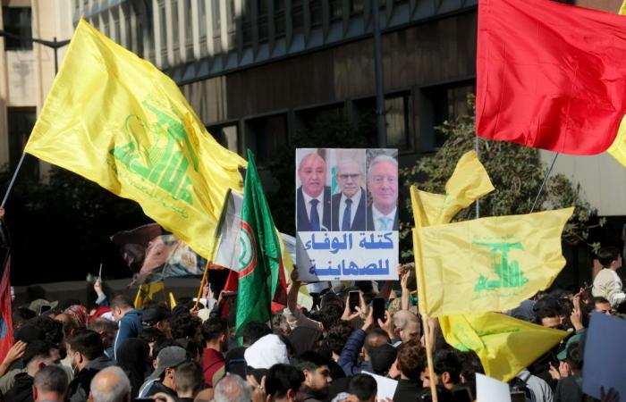 Lebanon PM says working to get Israeli troop withdrawal