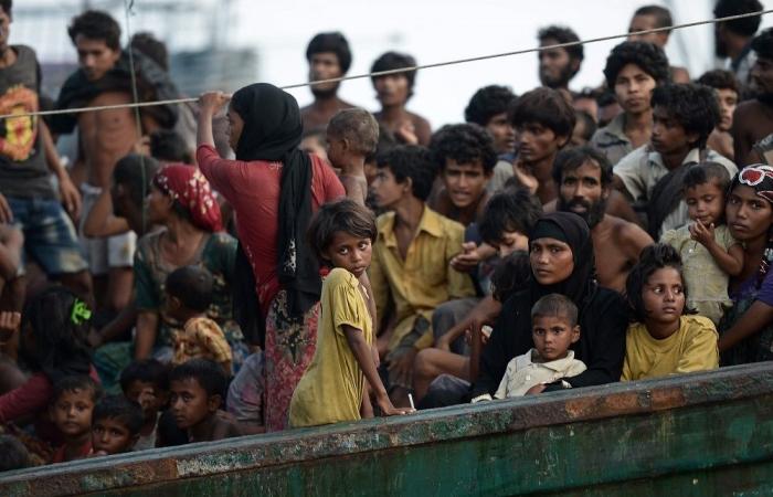 Families search for hundreds missing after Malaysia‑bound Rohingya boat sinks in Andaman Sea